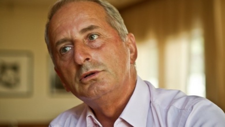 Haki Shatri  Ministri në detyrë i financave  Hekuran Murati po paraqet vetëm shifrat që i pëlqejnë