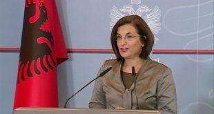 Ministrja shqiptare Milena Harito po qëndron për një vizitë në Prishtinë