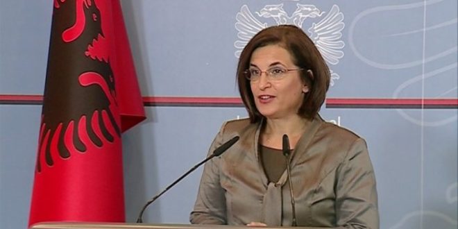 Ministrja shqiptare Milena Harito po qëndron për një vizitë në Prishtinë