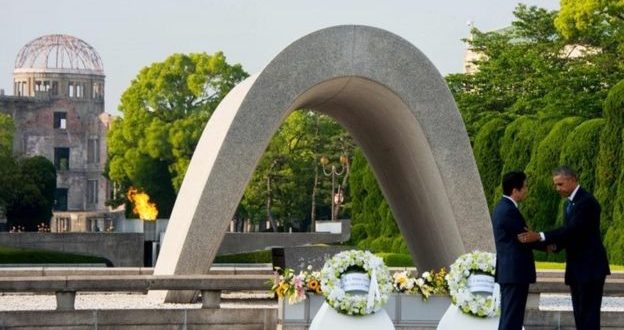Mijëra japonezë në Hiroshimë përkujtojnë 71-vjetorin e bombës së parë bërthamore, që mori mbi 200 mijë jetë