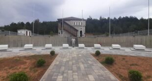 Eprori i lartë i UÇK-së, Hisen Berisha ka bërë homazhe në shënim të 24-vjetorit të rënies së dëshmorëve të lirisë, në Morinë të Gjakovës