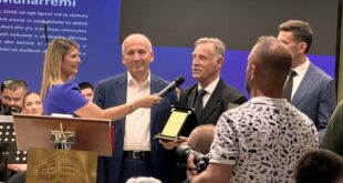 Prof. Dr. Hivzi Muharremi shpallet “Qytetar Nderi” i Pejës në 27-vjetorin e çlirimit