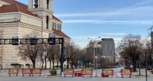 KMDLNJ ka reaguar kundër vendimit të Komunës së Prishtinës për mbylljen e rrugës deri te Sheshi i Flamurit