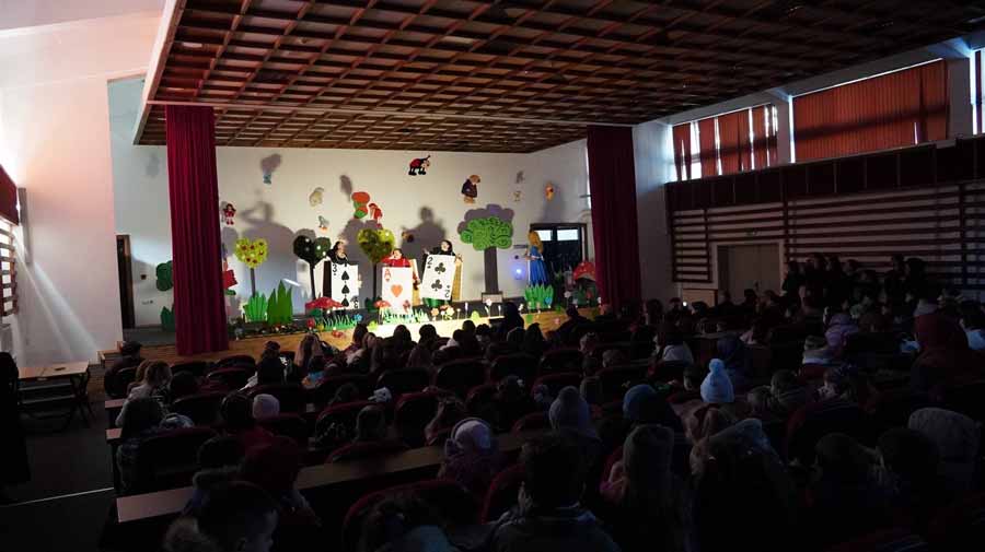 Ilir Muharremi  Fantazia në skenë  Liza në Botën e Çudirave  nga studentët e Parashkollorit