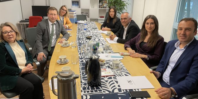 OAK takohet me përfaqësuesit e Ambasadës së Finlandës