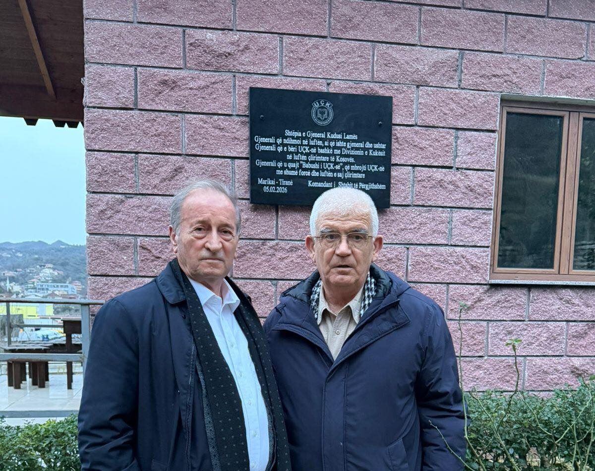 Azem Syla nderon Gjeneral Kudusi Lamën në Vorë   Babushi i UÇK së nuk do të harrohet 