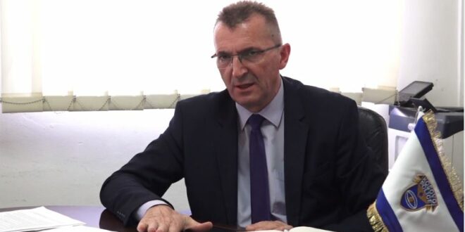 Kryetari i Sindikatës së Policisë së Kosovës, Imer Zeqiri, ka paralajmëruar veprime sindikale, nëse nuk plotësohen kërkesat