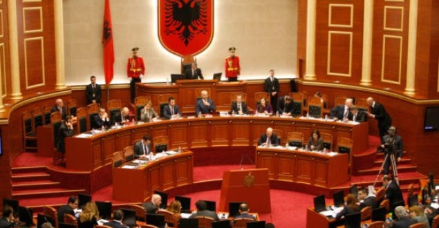 Kuvendi i Shqipërisë miraton sot ndryshimet në qeveri