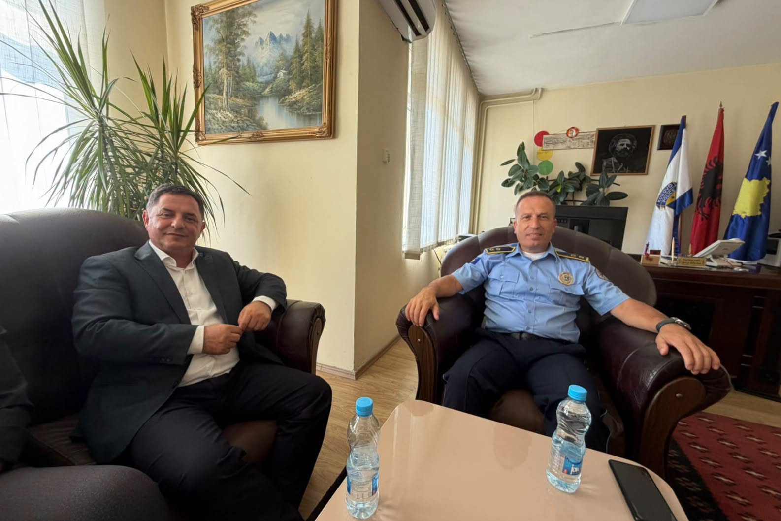 Kryetari Ekrem Kastrati vizitoi Policinë në Malishevë me rastin e 27 vjetorit të themelimit
