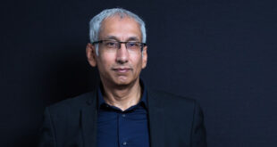 Kenan Malik: Histeria e mediave britanike me emigrantët shqiptarë që kalojnë Kanalin me gomone, është ndryshe