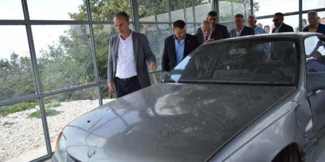 Në Kleçkë u ekspozua vetura e Komandant Kumanovës
