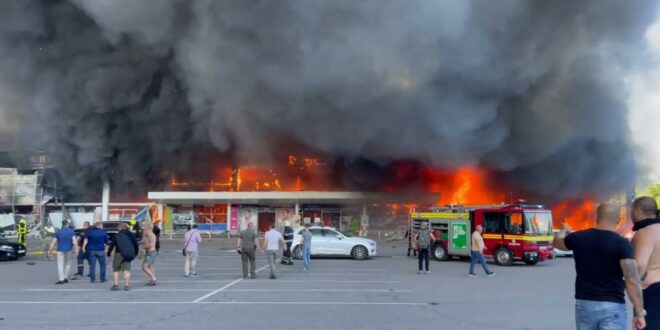 Zjarri në Qendrën tregtare “Kremençuk”, u shkaktua nga shpërthimi i municioneve të ruajtura për armët e shteteve perëndimore