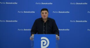 Kreshnik Çollaku: PD është e përçarë me një përçarje të pakuptimtë, por më e keqe është ndarja e saj
