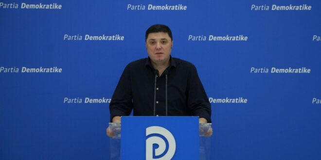 Kreshnik Çollaku: PD është e përçarë me një përçarje të pakuptimtë, por më e keqe është ndarja e saj