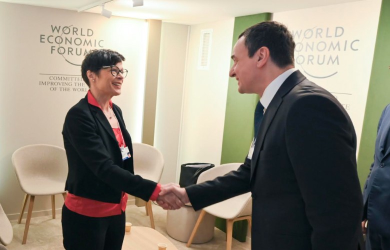 Kurti takon Komisioneren për zgjerim të BE së  Marta Kos