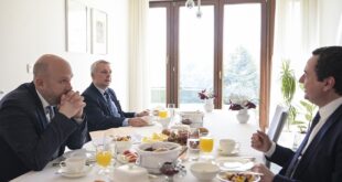 Emisari i Gjermanisë për Ballkanin, Manuel Sarrazin, gjatë një vizite në Kosovë, bisedoi me kryeministrin, Albin Kurti
