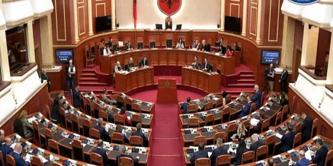 Kuvendi i Shqipërisë nesër voton projektrezolutën e PS-së që hedh poshtë raportin e Dik Martyt për trafik organesh nga UÇK-ja