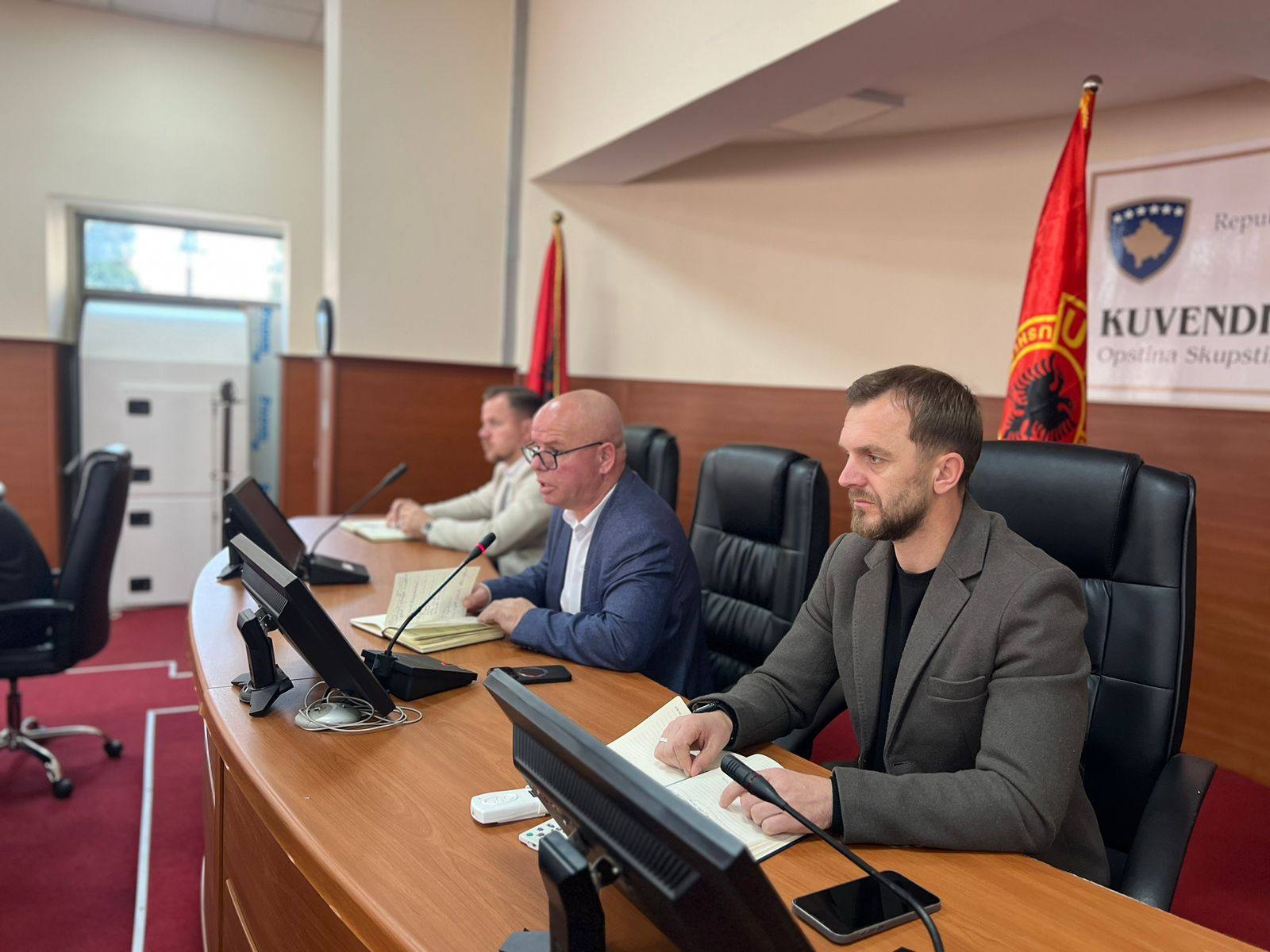 Kryetari Smajl Latifi mbajti takim me kryetarëte Lagjeve Urbane dhe kryetarët e Fshatrave