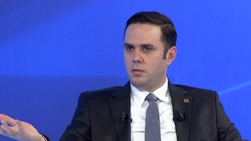 Lumir Abdixhiku  Zgjedhni dikë për stabilitet  të largohen nga bllokada dhe përçarja