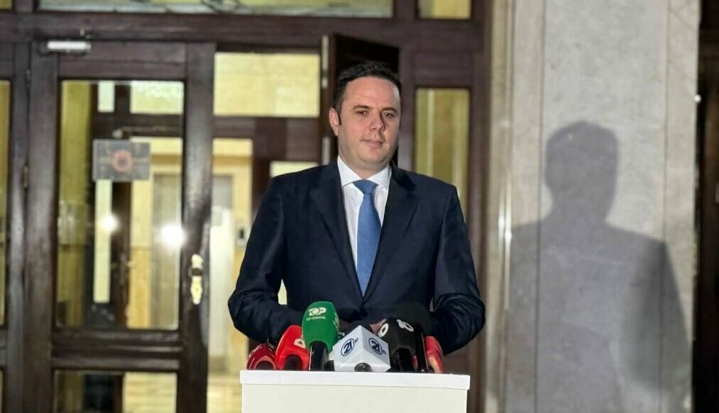 Abdixhiku pas takimit me Kurtin  Hap i mirë që po bisedojmë para vendimeve të njëanshme