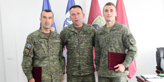 Gjeneral Rama përgëzoi ushtarët e FSK-së që zunë vendin e parë në garën “Ushtari më i mirë”