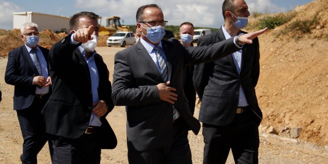Ministri Krasniqi viziton Zonën Ekonomike në Qylagë të Lipjanit