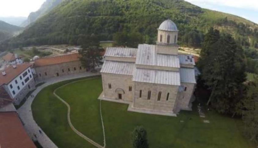 Reagim i ashpër i Organizata e Veteranëve të Luftës së UÇK së për tokën e Manastiri i Deçanit