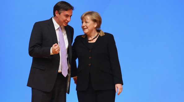 David MecAlister kërkon nga Angela Merkel të pranojë zgjidhje për problemet në Kosovë sipas kërkesave të Serbisë