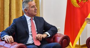 Gjukanoviq: Serbia dëshiron ta sigurojë njëfarë kompensimi për humbjen e Kosovës me projektin serbo-madh