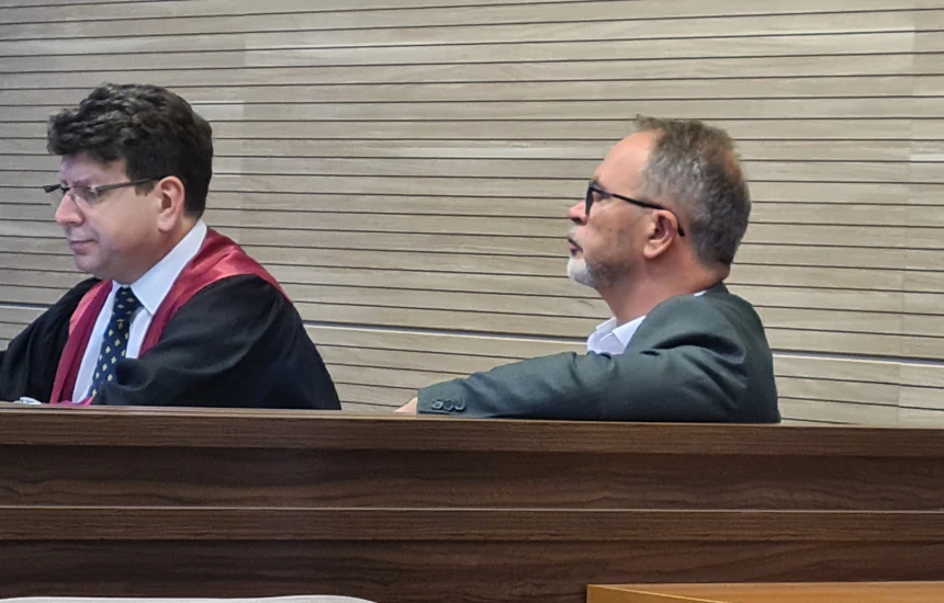 Ish-kryeshefi i KEK-ut Nagip Krasniqi në sallën e gjyqit për akuzat për keqpërdorim të detyrës zyrtare