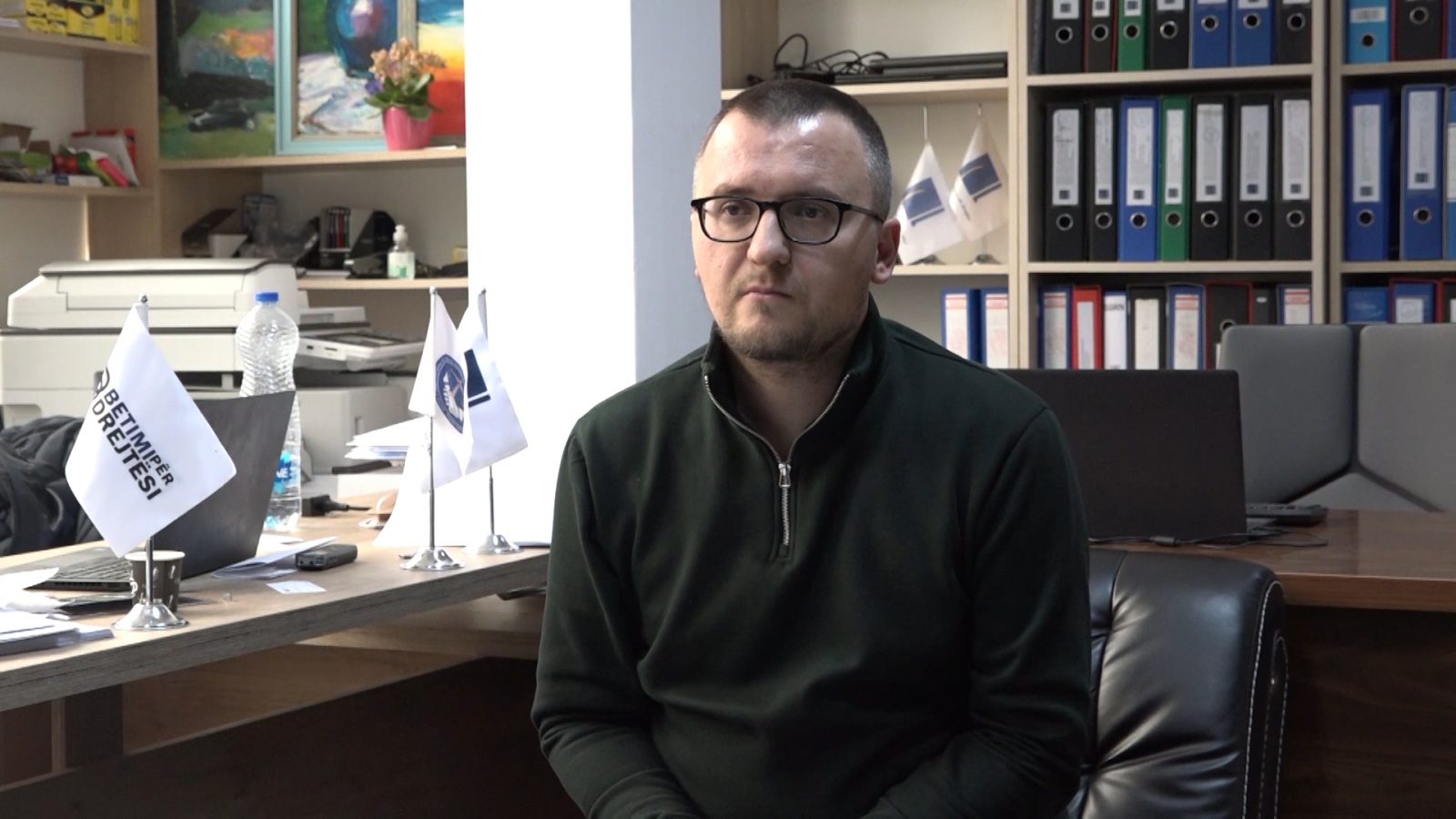 Presion ndaj Kushtetueses  Jakaj kritikon deklaratat e LVV së për dekretin e Osmanit