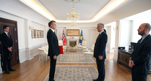 Kryetari Thaçi priti në takim ambasadorin e Mbretërisë së Norvegjisë, Per Strand Sjaastad