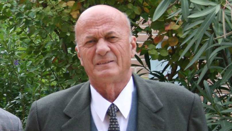 dr-skender-demaliaj-nuredin-malaj-mjek-i-palodhur-dhe-i-perkushtuar-qe-rrezatoi-profesionalizem-dhe-miresi