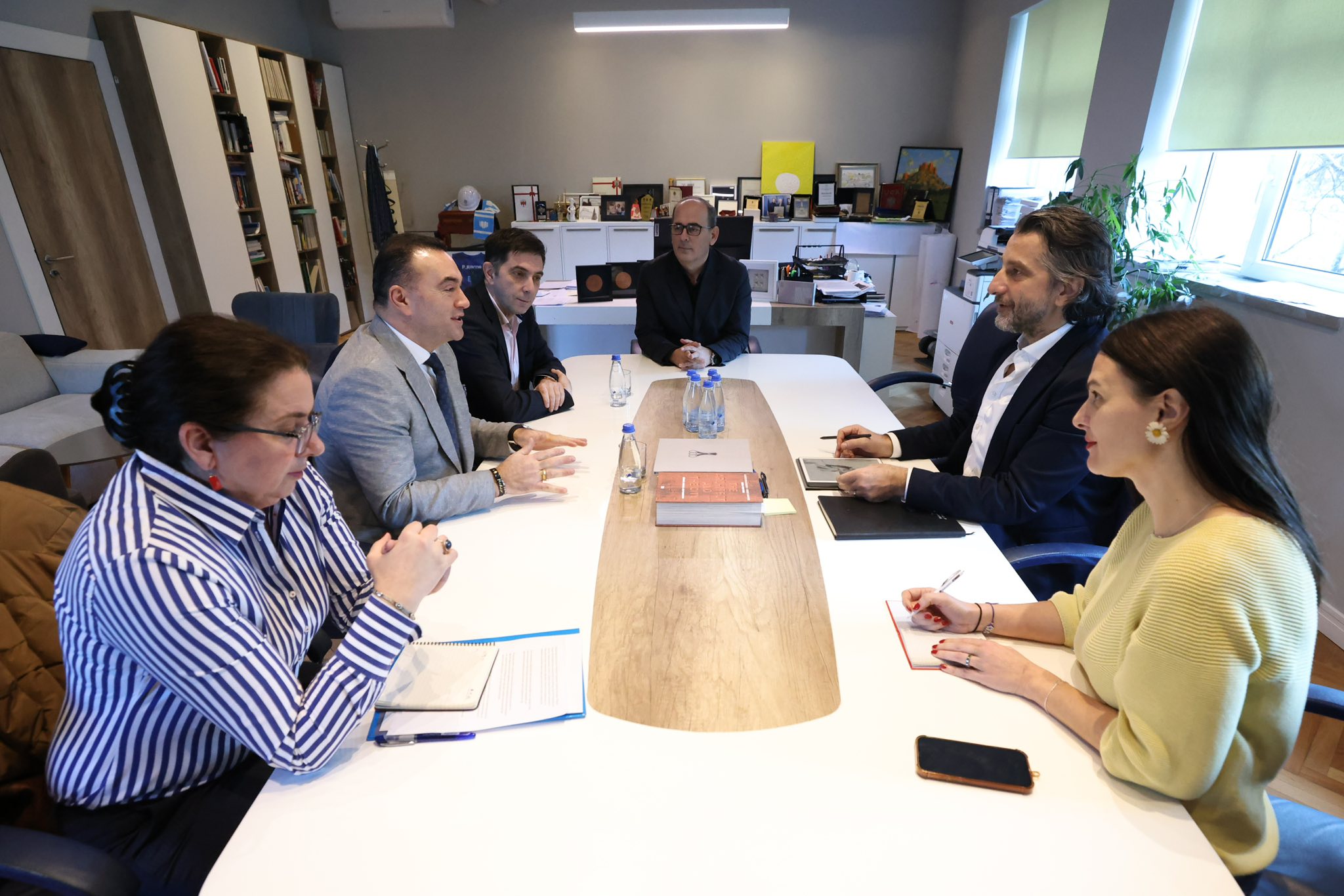 Zhvillimi ekonomik kërkon bashkëpunim dhe zgjidhje konkrete 