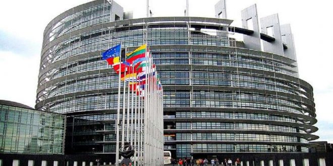 Eurodeputeti, Lukas Mandl kërkon nga vendet anëtare të BE-së që urgjentisht të hiqen vizat për Kosovën