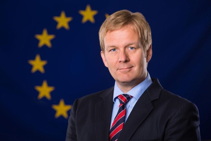 Peter Sorensen kërkon mbështetje për dialogun  Takon ministrat e Jashtëm të Spanjës dhe Finlandës