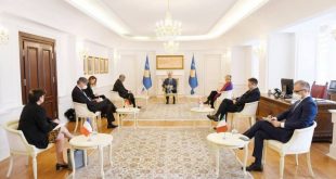 Kryetari i vendit, Hashim Thaçi takon ambasadorët e QUINT-it në Kosovë, diskutojnë për rikuperimin ekonomik