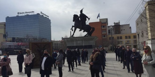 Punonjësit e Lotarisë së Kosovës protestojnë sot para Qeverisë së Kosovës, me kërkesën për miratimin e ligjit