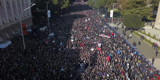 Ramiz LUSHAJ: Pse Komuniteti Ndëkombëtar e bani “kurban ballkanik” Shqipërinë, për “djegien e mandateve”?!