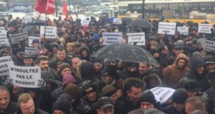 Në Prishtinë po mbahet protestë kundër arrestimit të Ramush Haradinajt