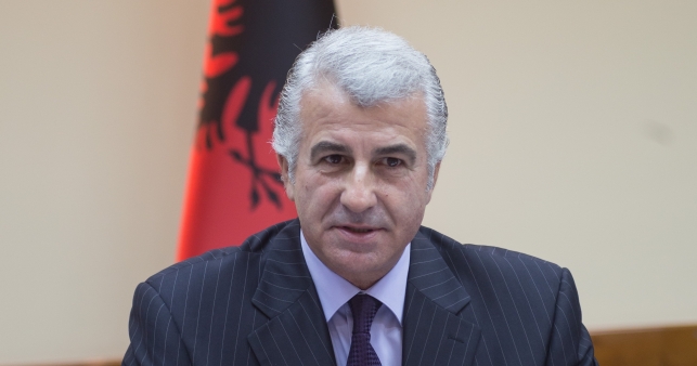 Ambasadori i Shqipërisë në Angli Qirjako Qirko  T i jepet fund fushatës së diskriminimit kundër shqiptarë që jetojnë në këtë vend