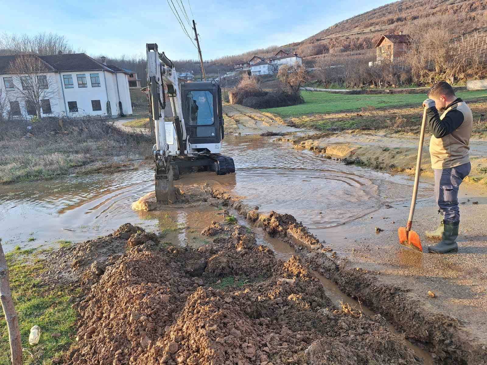 Drejtoria e Shërbimeve Publike sanon dëmet në Rahovec  Pastasel dhe Zoqisht