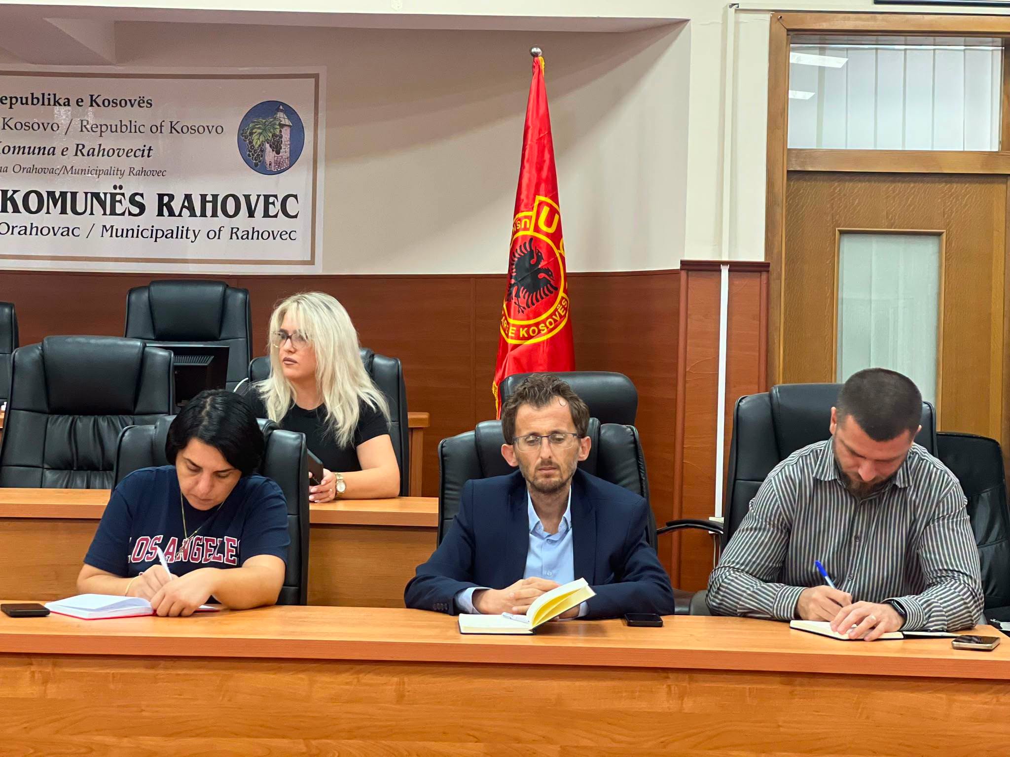 U mbajt Dëgjimi Buxhetor me OJQ  Biznese Fermer  përfaqësues të Shkollave dhe Grupet e Interesit