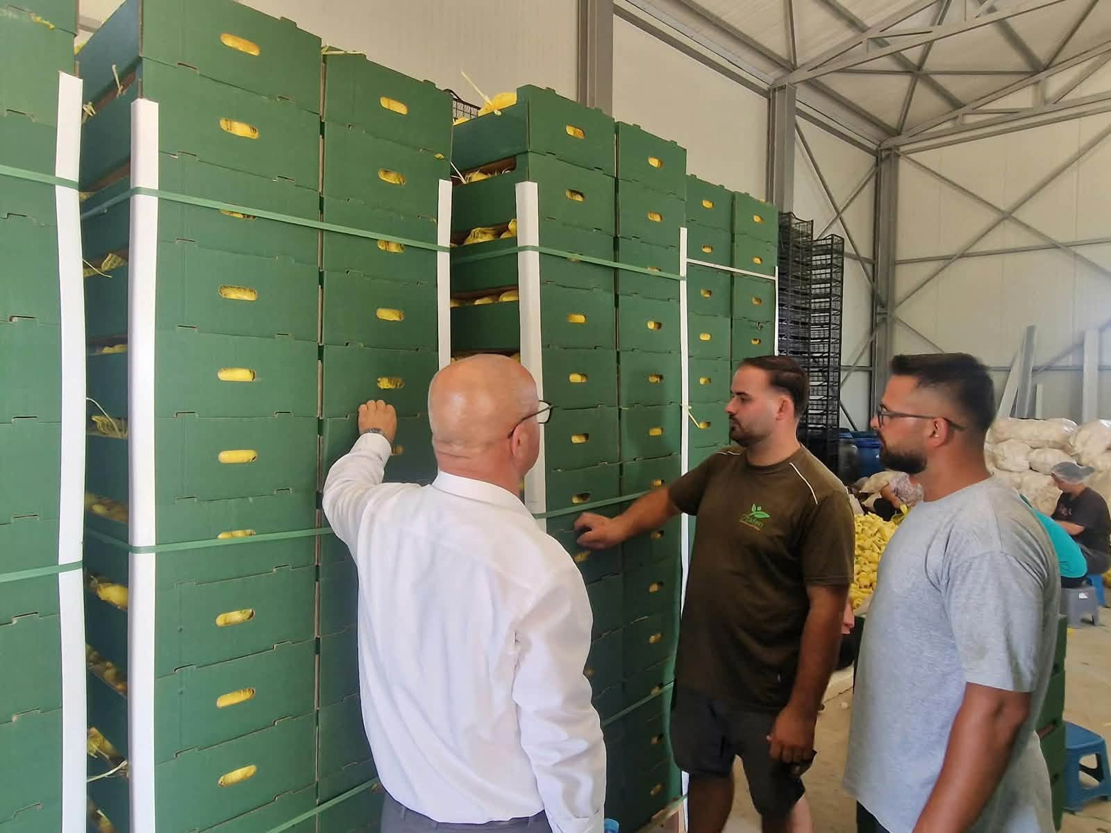 Kryetari Smajl Latifi viziton në Çifllak  kompaninë PeriVita