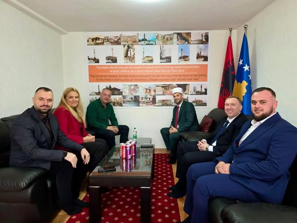 Kryetari Bashkim Ramosaj  me bashkëpunëtor vizituan Këshillin e Bashkësisë Islame në Deçan