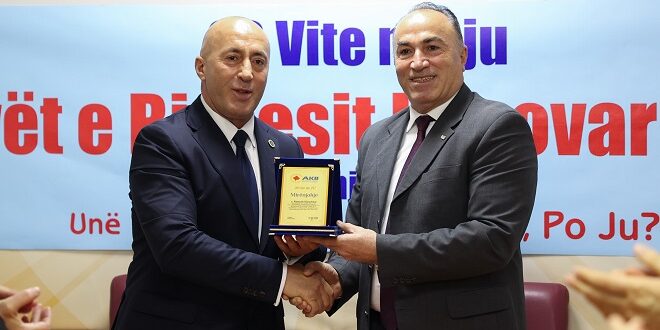 AKB i jep mirënjohje ish-kryeministrit të Kosovës, Ramush Haradinaj