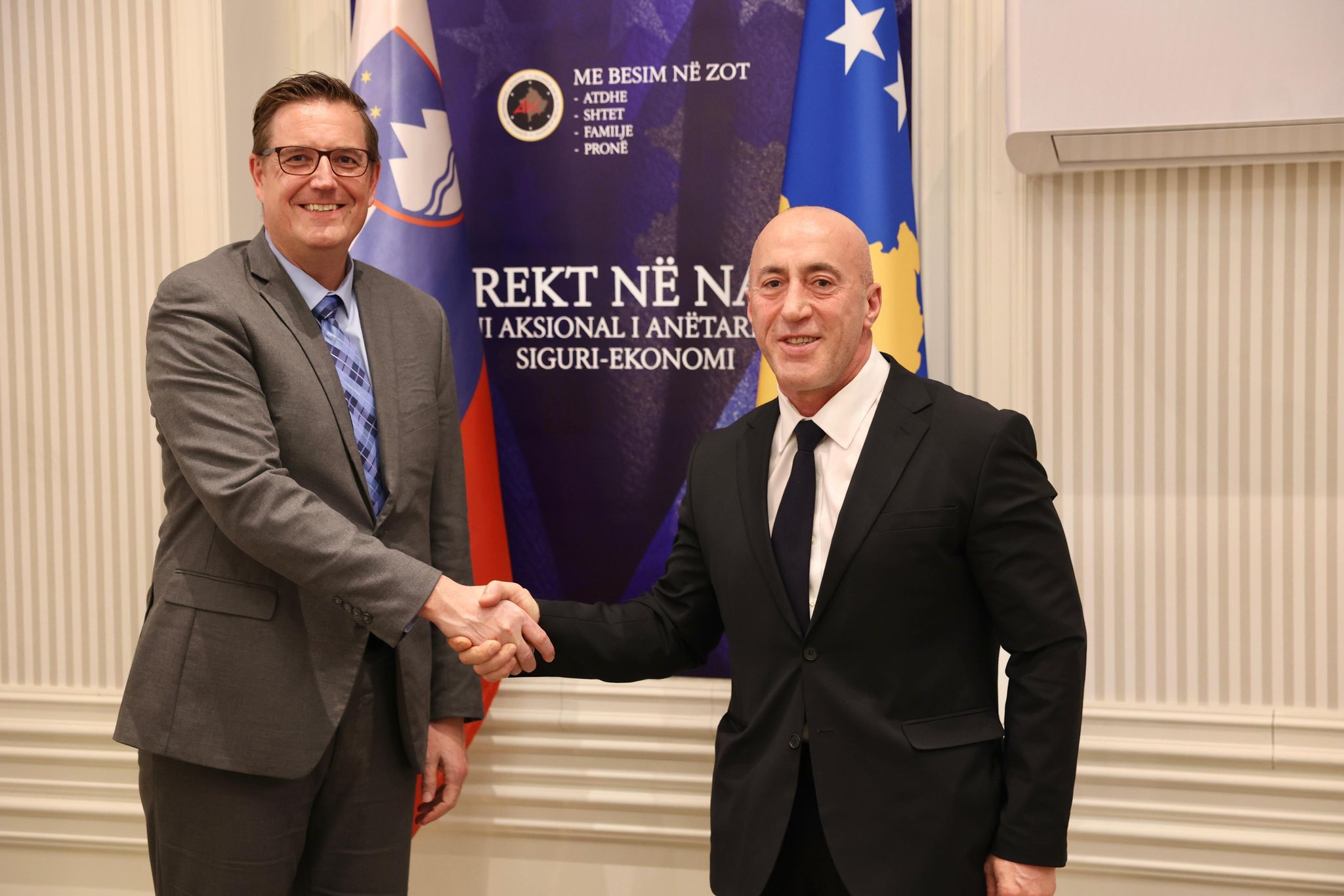 Ramush Haradinaj takohet me ambasadorin slloven mes krizës së brendshme dhe bllokadës euro atlantike