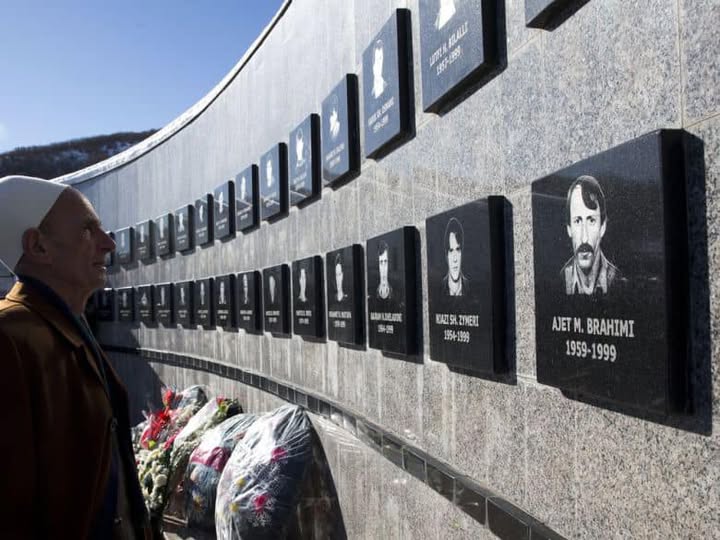 Prokuroria kërkon bashkimin e aktakuzave ndaj Çedomir Aksiqit  përfshihet edhe rasti i Reçakut