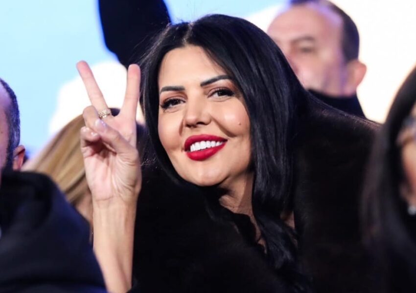 Rrezarta Krasniqi  Kam nënshkruar kërkesën për shkarkimin e Lumir Abdixhikut
