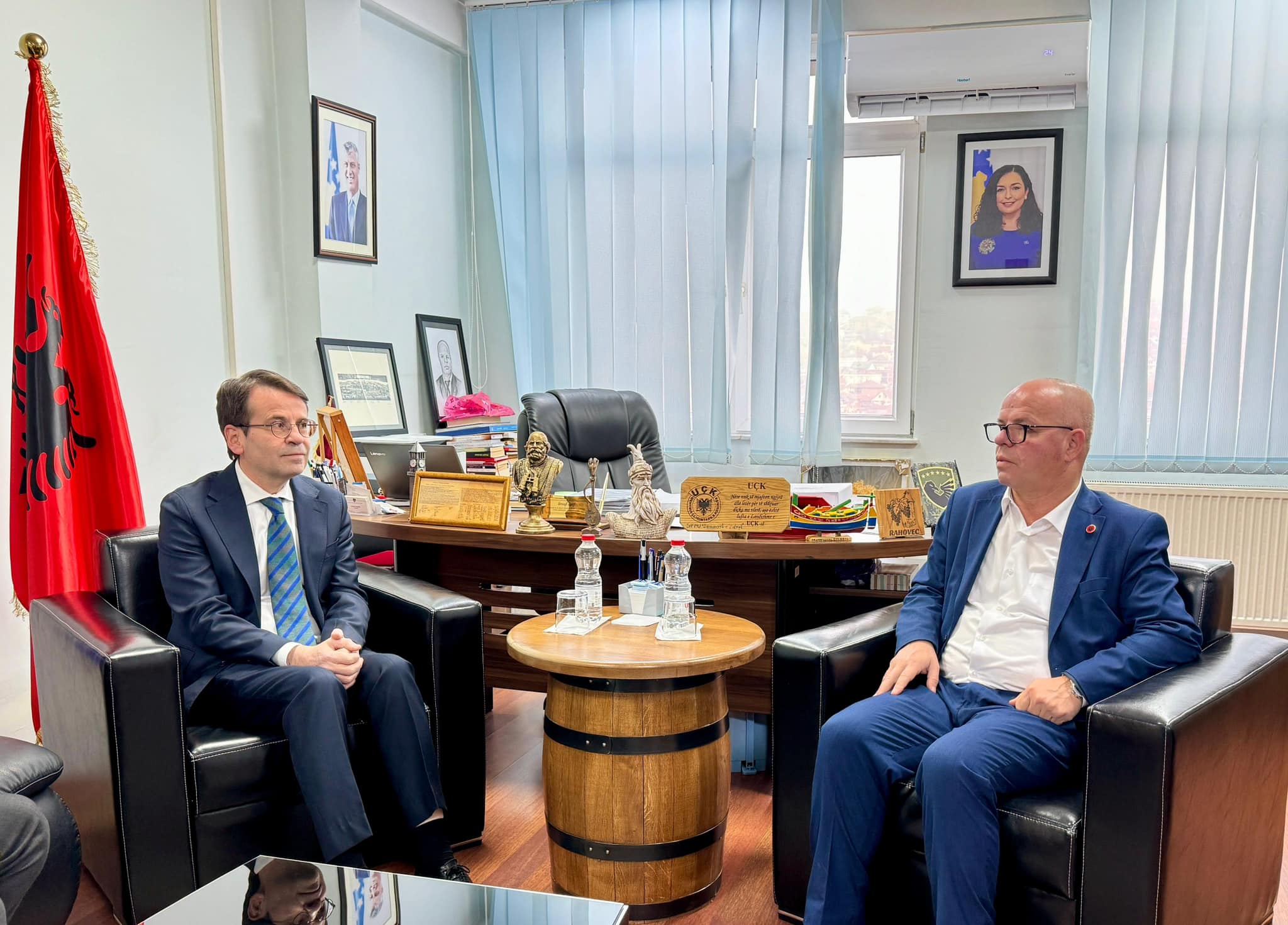 Kryetari Smajl Latifi priti në takim z  Fatih Topçu  Konsull i Përgjithshëm i Turqisë në Prizren